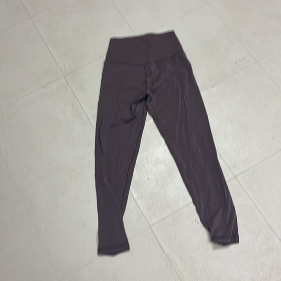 Aerie bundle only worn once or twice small stains as shown in pictures - Picture 8 of 10